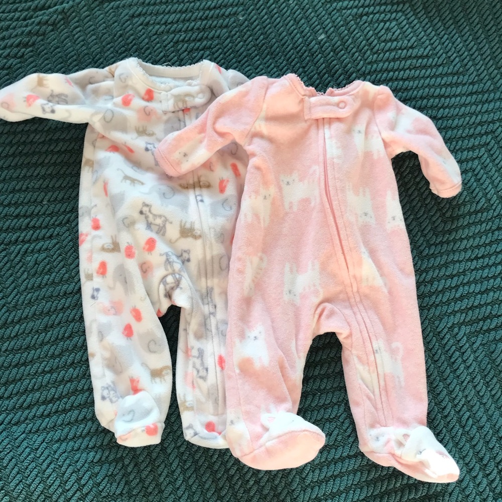 🌸New 2 Carters pajamas🌸 Preemie